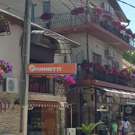 招待所 Casa Dfg 3*